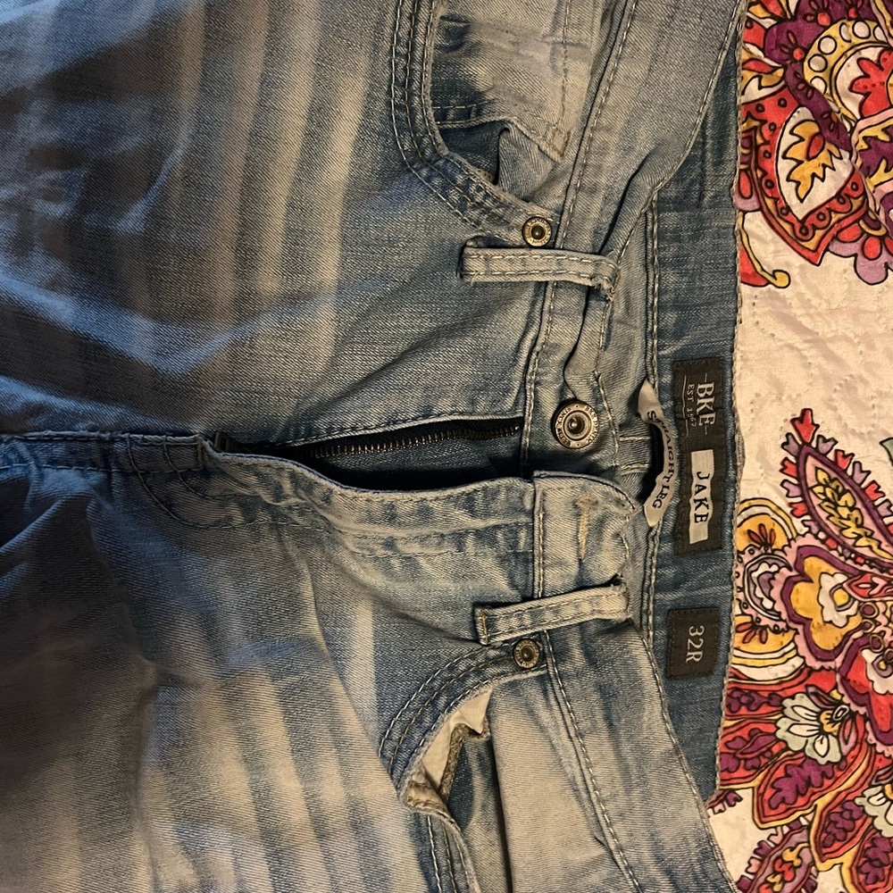 BKE Jake-32 R. Straight leg.  Light color.  Wore once.